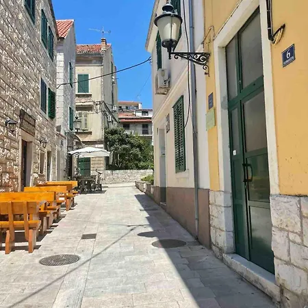 Soul-steps From And Center Apartament *