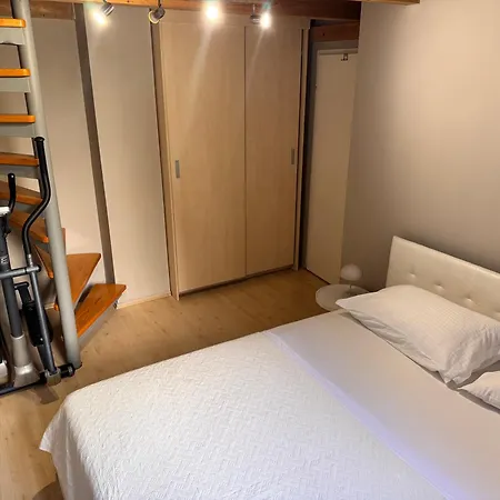 Soul-steps From And Center Apartmán *