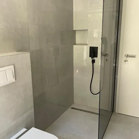 Split Soul-Steps From Beach And Center Apartment *