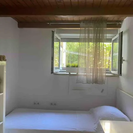 Apartment Split Soul-Steps From Beach And Center Split