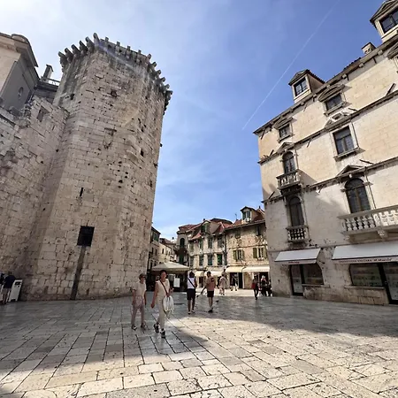 Apartment Soul-steps From And Center