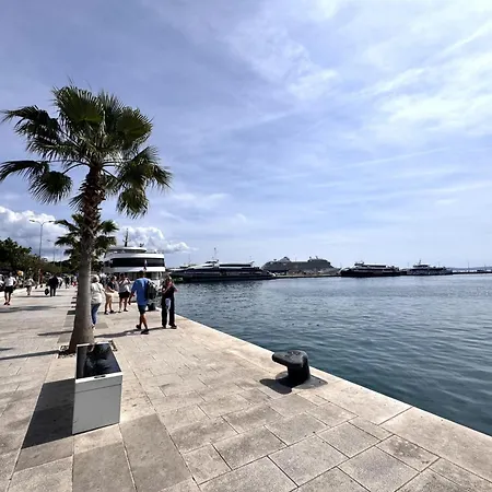 Apartman Soul-steps From And Center