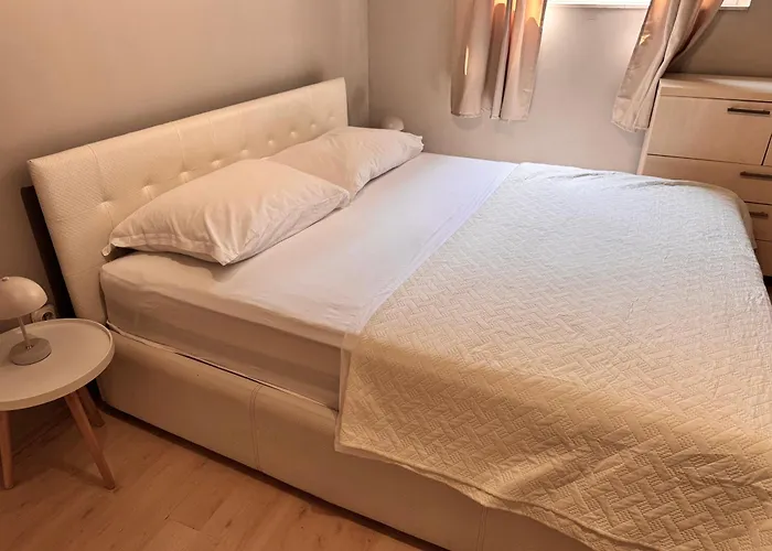 Apartman Soul-steps From And Center *