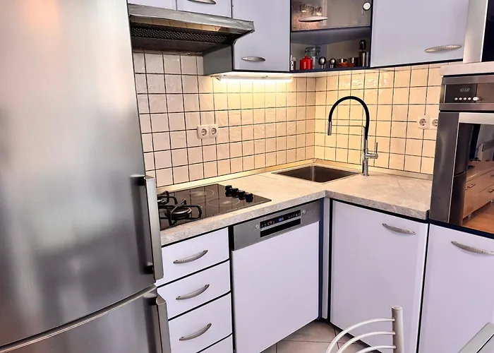 Soul-steps From And Center Apartman