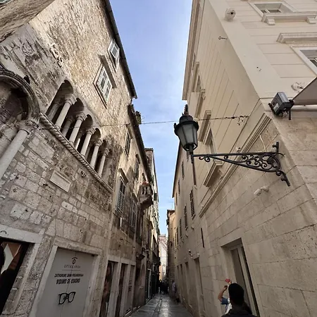 公寓 Soul-steps From And Center